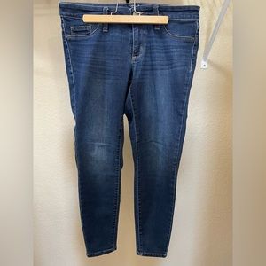 Universal Thread Skinny Jeans, 6/28S, NWOT